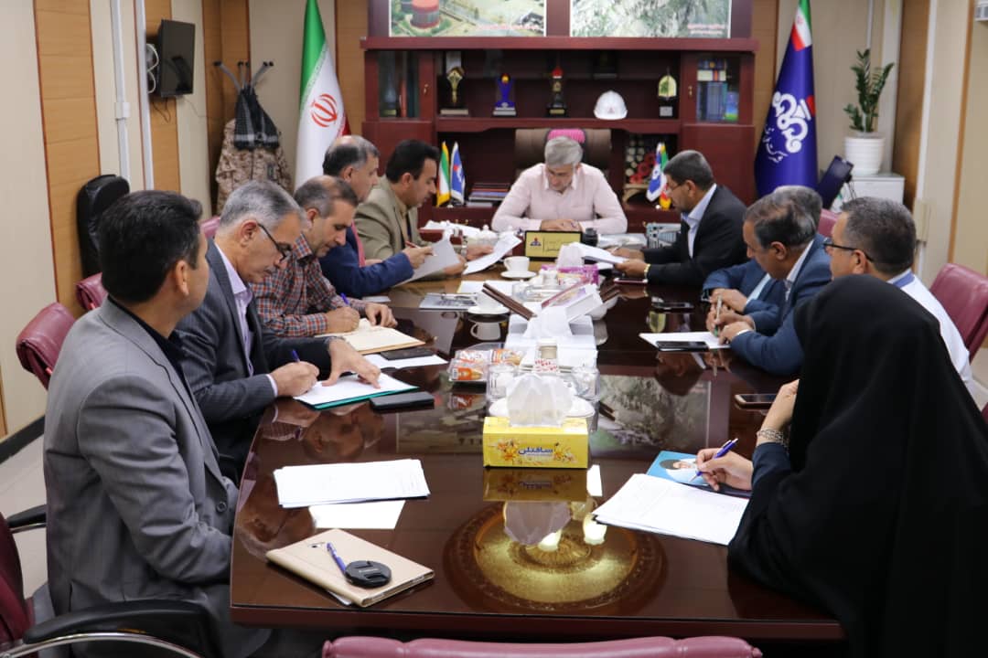 کمک بیش از ۶ میلیارد ریالی کارکنان و خانواده های صنعت نفت گچساران برای سیل زدگان کشور